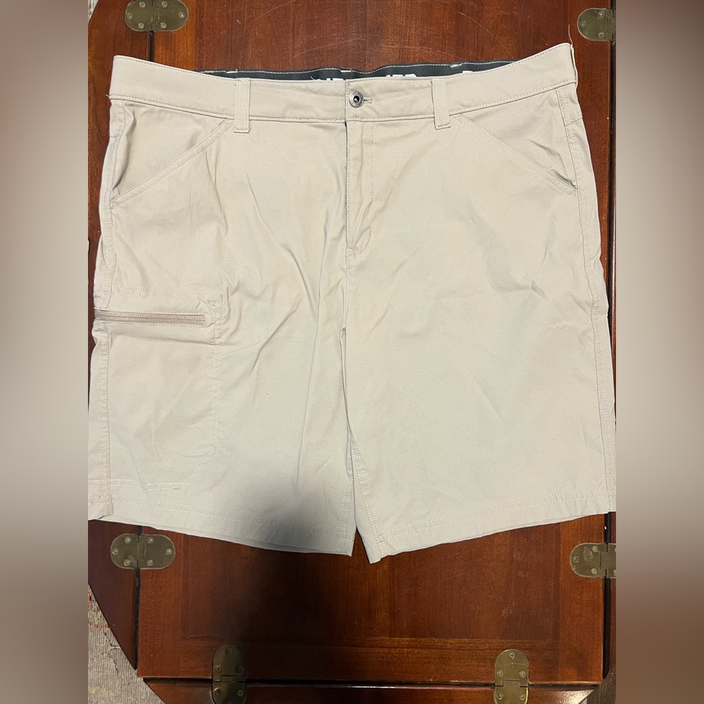 Eddie Bauer Men's Beige Utility Hybrid Shorts